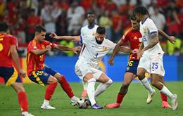 ĐT Tây Ban Nha đang có hai tiền vệ hay nhất thế giới