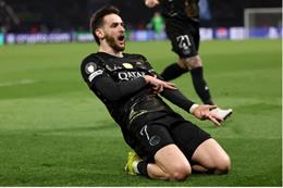 Khvicha Kvaratskhelia có câu trả lời cho Arsenal