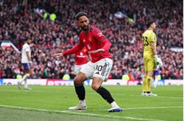 Patrice Evra khen ngợi Michael Carrick vì giúp một cầu thủ MU bùng nổ