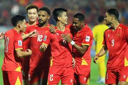 Video: Duy Manh dũng mãnh đánh đầu xé lưới Malaysia