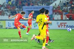 Hoàng Đức bỏ lỡ cơ hội lập siêu phẩm vì bị xà ngang từ chối