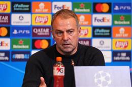 HLV Hansi Flick chỉ trích VAR sau thất bại trước Atletico Madrid