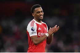 Ruud Gullit đưa Jurrien Timber lên mây