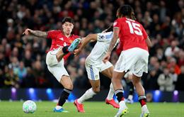 Man Utd 1-2 Leeds: Gáo nước lạnh ngay tại Old Trafford