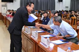 HLV Hoàng Văn Phúc lấy di sản của HLV Mai Đức Chung làm động lực