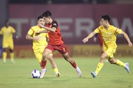 Tiền vệ Việt kiều của Ninh Bình tỏa sáng trước mắt 2 HLV Hàn Quốc