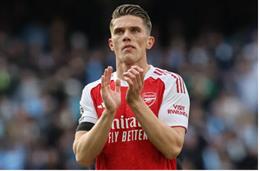 Wayne Rooney chất vấn Mikel Arteta việc để Viktor Gyokeres ngồi dự bị