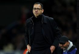 HLV Liam Rosenior tức giận sau trận thua Brighton