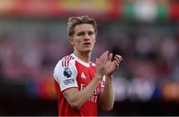 Vì sao Martin Odegaard vắng mặt trước Fulham?