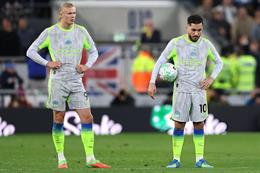 Man City sảy chân trong cuộc đua vô địch
