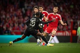 Luis Enrique khen ngợi hàng thủ PSG kềm tỏa tốt Bayern