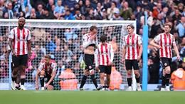 HLV Brentford bức xúc vì trọng tài thiên vị Man City