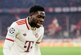 Bayern Munich lo ngại cho sức khỏe tinh thần của Alphonso Davies