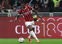 Rafael Leao báo tin vui cho Chelsea và MU