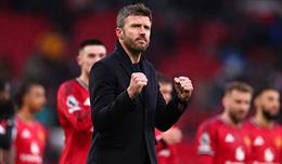 Hãy gạt cảm xúc sang một bên, Man Utd cần phải cân nhắc kĩ lưỡng về Michael Carrick
