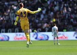 Bão tố dừng lại trước đôi tay của David de Gea