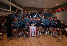 Video: Khoảnh khắc cầu thủ Arsenal ăn mừng chức vô địch NHA sau 22 năm chờ đợi