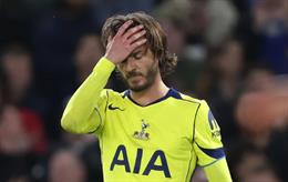 Neville chỉ trích Tottenham có một mùa giải đáng xấu hổ
