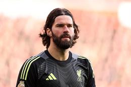 Alisson nhiều khả năng tiếp tục gắn bó với Liverpool