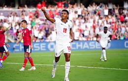 Tiền đạo tuyển Anh tiết lộ bí quyết lột xác nhờ Michael Owen