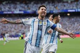 VIDEO: Chiêm ngưỡng bàn mở tỷ số đẳng cấp của Messi trận Argentina vs Algeria