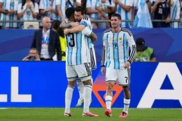 De Paul: Messi luôn đặt tập thể lên trên mọi kỷ lục