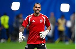 Joe Hart lên tiếng vụ David Raya không bắt chính ở ĐTQG