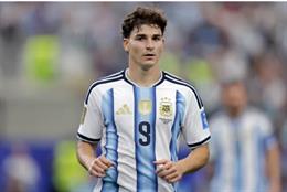 Julian Alvarez có câu trả lời cho Arsenal