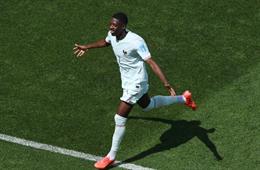 Dembele hầu như không có chân nào yếu cả