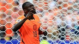 Man United được khuyên chiêu mộ tiền đạo cắm của Hà Lan