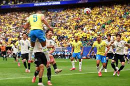Casemiro tiết lộ chìa khóa giúp Brazil ngược dòng trước Nhật Bản