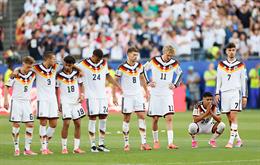 Klinsmann chỉ trích tuyển Đức sau cú sốc World Cup