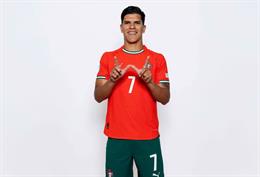 Tiểu sử tiền vệ trung tâm Mateus Fernandes của Tottenham