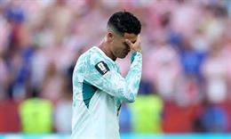 Ibra: Ronaldo đang giữ Bồ Đào Nha làm con tin