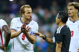 Vừa ghi bàn vừa “biếu” pen, Harry Kane lập kỷ lục chưa từng có trong lịch sử World Cup