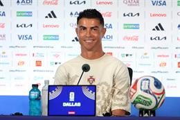 Ronaldo xác nhận đá kỳ World Cup cuối cùng đồng thời chỉ trích thẳng mặt cánh báo chí