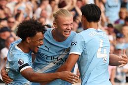 Indonesia gọi em trai sao Man City đấu Việt Nam