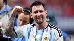 Messi nới khoảng cách với Mbappe