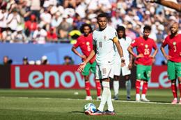 Tranh cãi bùng nổ sau quả phạt đền của Kylian Mbappe