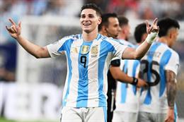 Chủ tịch Laporta gửi tối hậu thư vụ Julian Alvarez