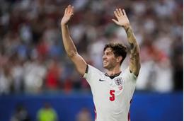 Chelsea được khuyên chiêu mộ John Stones ở Hè 2026