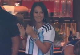 Vợ bật khóc khi Messi đưa Argentina vào chung kết