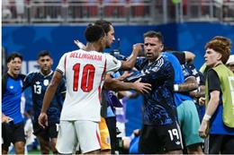 Jude Bellingham có thể bị treo giò vì tát cầu thủ của Argentina 