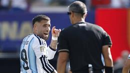 Otamendi đối đầu Rodri: Các cậu đã than phiền trọng tài suốt cả tuần
