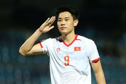 Đình Bắc rực sáng với cú hat-trick bàn thắng trong ngày chào sân ASEAN Cup