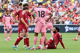 Iraola tiếc nuối vì Joe Gomez chấn thương ở trận thắng Sunderland