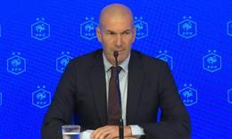 Zinedine Zidane từ chối hàng loạt đề nghị vì tình yêu với tuyển Pháp