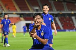 VAR can thiệp trong chiến thắng của Thái Lan trước Malaysia