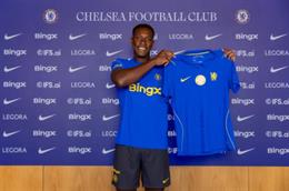 Joao Pedro hết lời khen ngợi Danny Welbeck