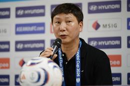 HLV Kim Sang Sik kỳ vọng Đình Bắc vươn tầm Đông Nam Á